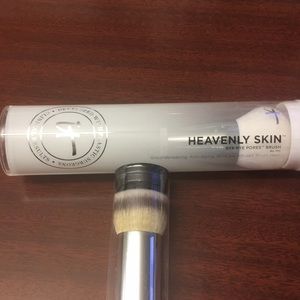 it cosmetics Makeup - It Cosmetics Brush - heavenly skin, Buki, Luxe NEW it cosmetics Makeup - It Cosmetics Brush - heavenly skin, Buki, Luxe NEW